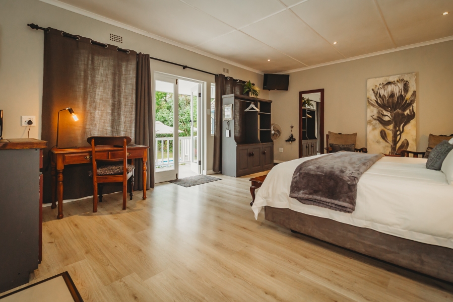 6 Bedroom Property for Sale in Heatherlands Western Cape